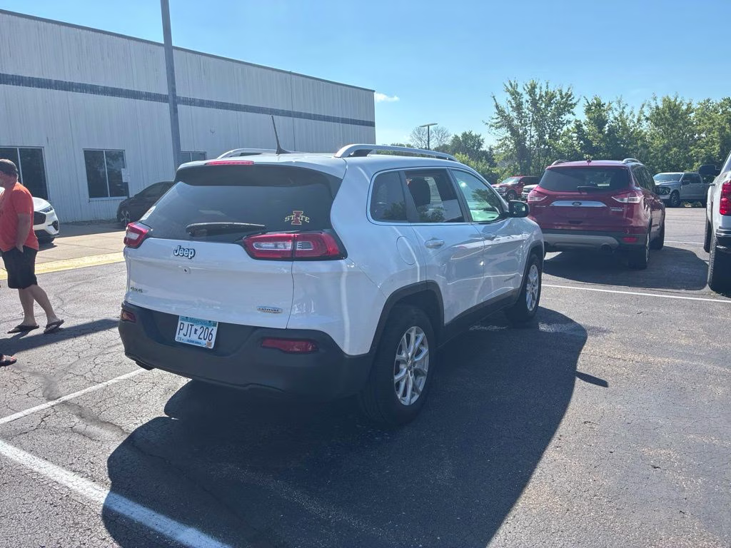 2016 Bright White Clearcoat Jeep Cherokee Latitude w/Cold Weather Group 4X4 SUV