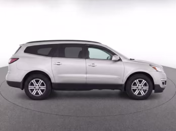 2016 Champagne Silver Metallic Chevrolet Traverse 2LT FWD SUV