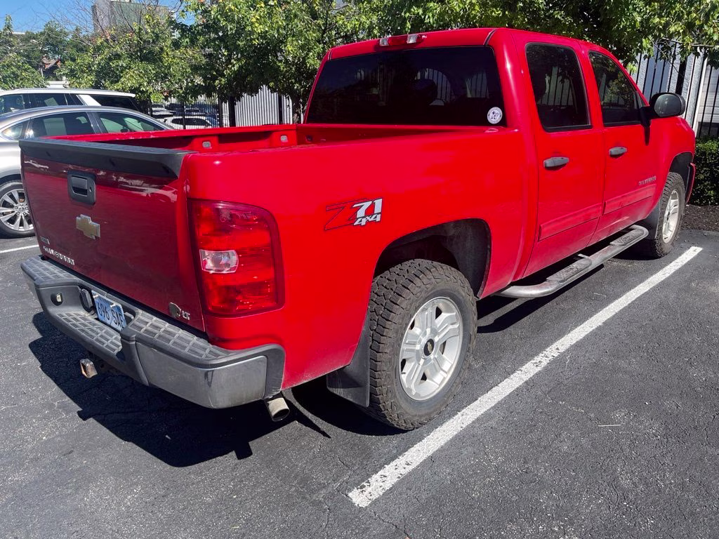 2011 Victory Red Chevrolet Silverado 1500 LT 4X4 Truck