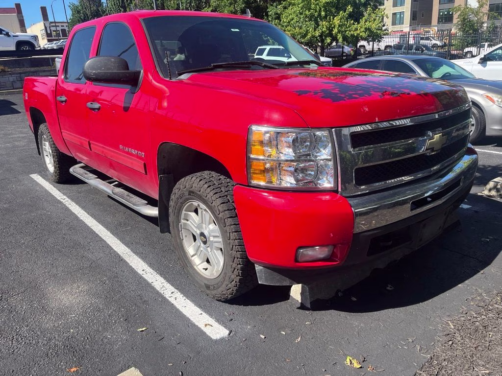 2011 Victory Red Chevrolet Silverado 1500 LT 4X4 Truck