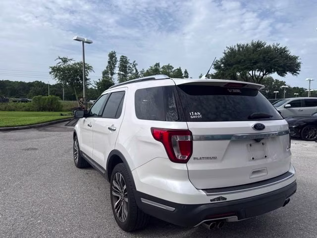 2019 White Platinum Metallic Tri-Coat Ford Explorer Platinum 4X4 SUV