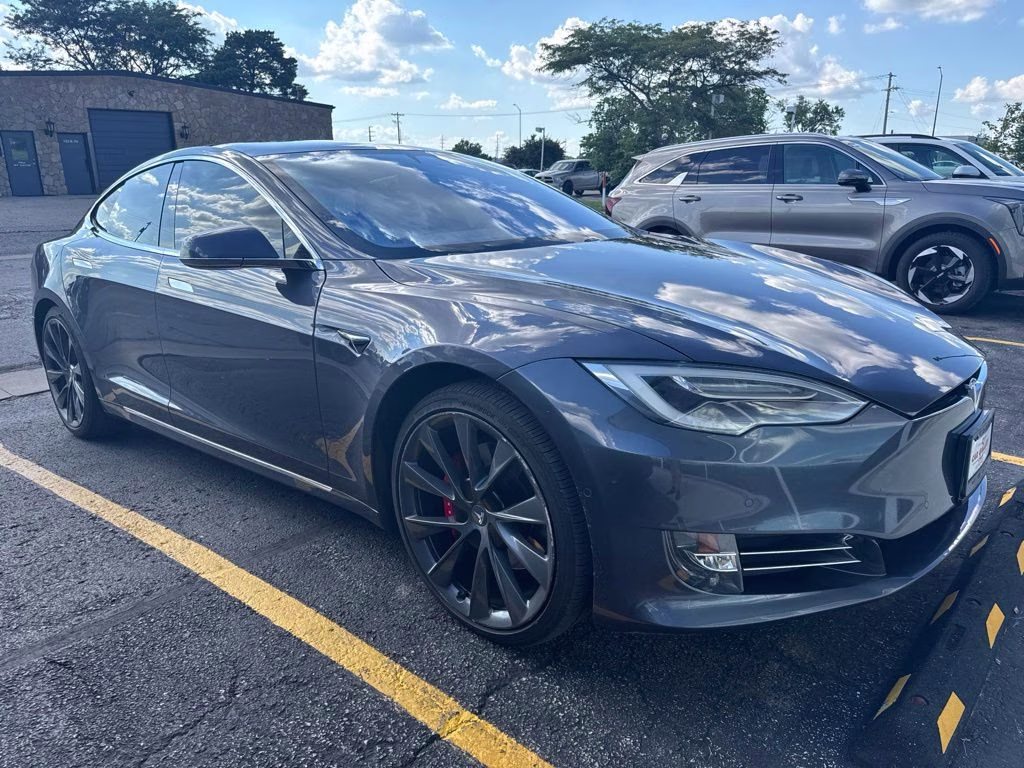 2019 Midnight Silver Metallic Tesla Model S Performance AWD Hatchback