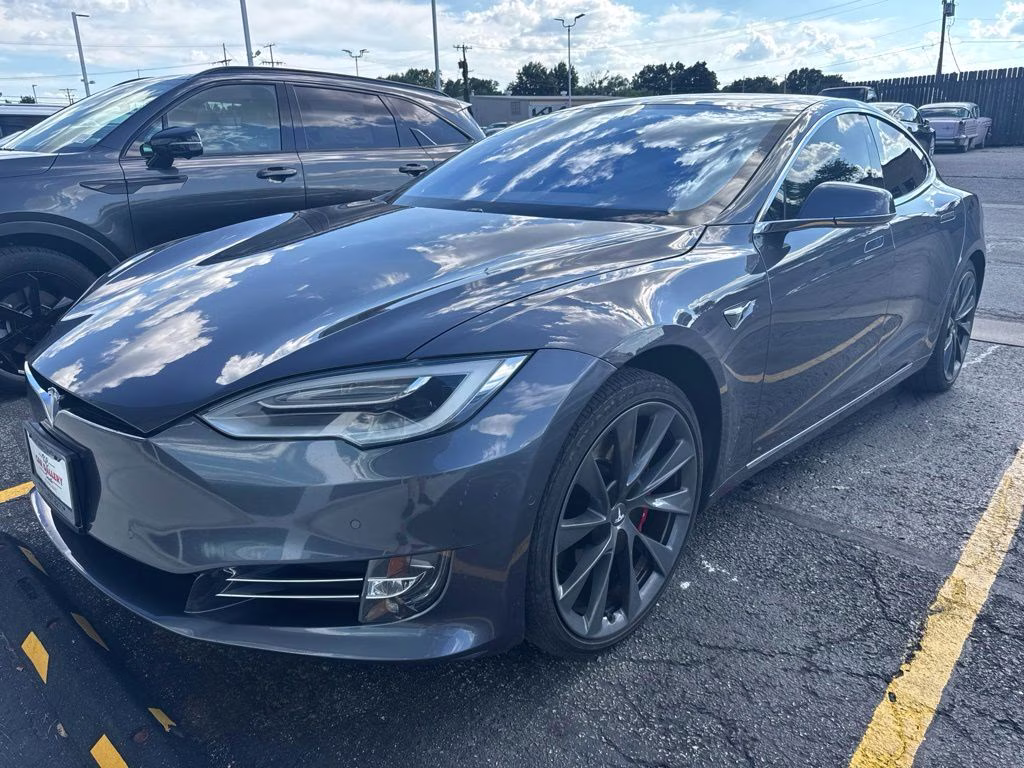 2019 Midnight Silver Metallic Tesla Model S Performance AWD Hatchback