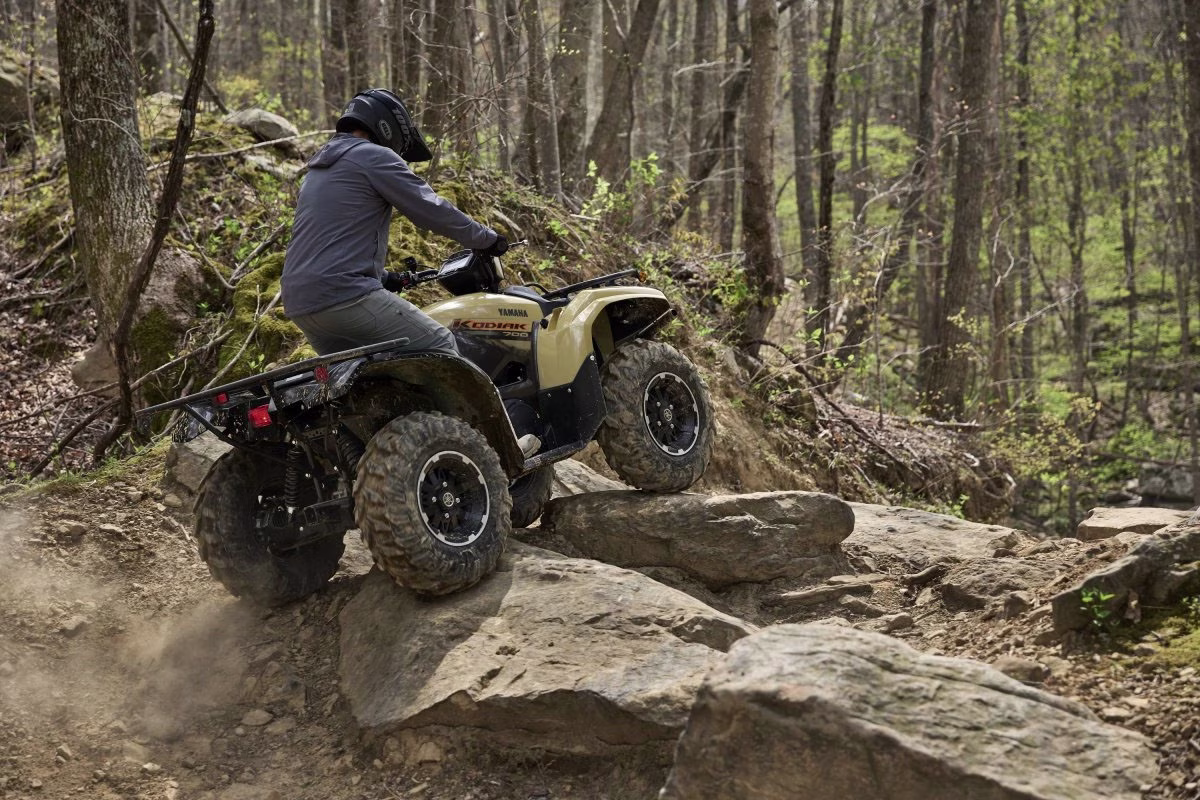 2027 Fall Beige / Yamaha Black Yamaha Kodiak 700 EPS XT-R ATV