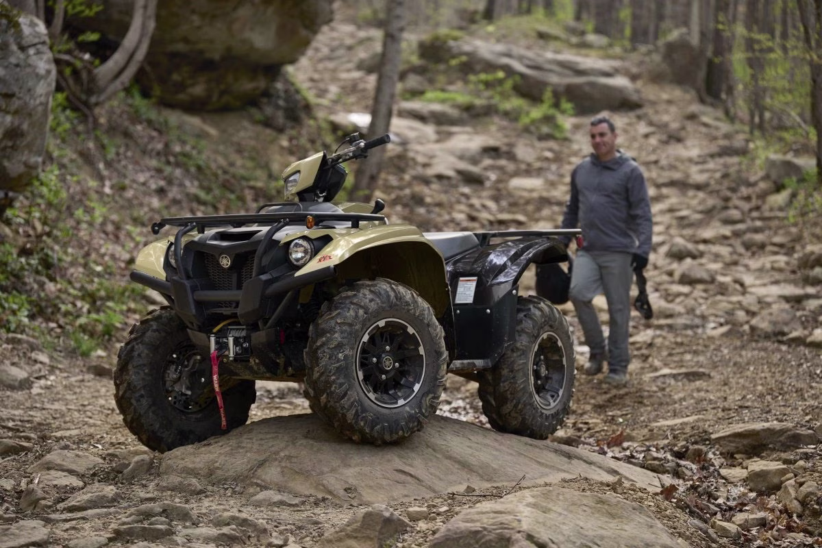 2027 Fall Beige / Yamaha Black Yamaha Kodiak 700 EPS XT-R ATV