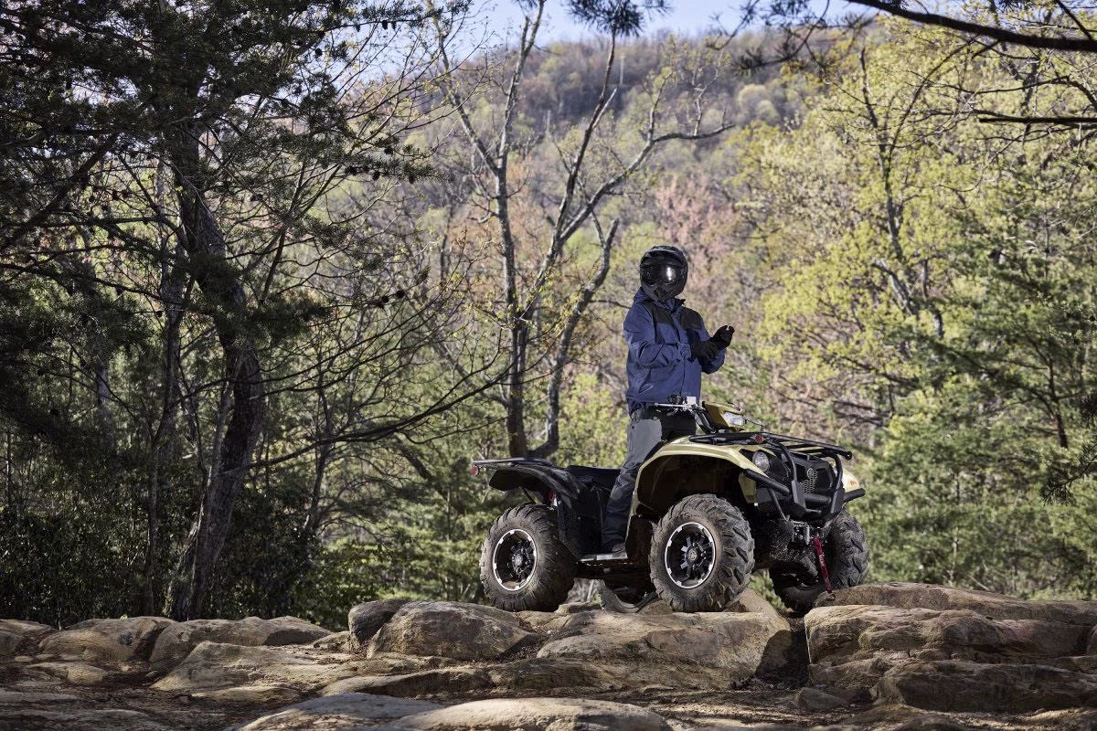 2027 Fall Beige / Yamaha Black Yamaha Kodiak 700 EPS XT-R ATV