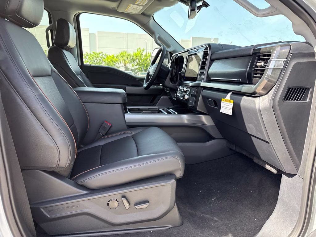 2026 Avalanche Ford Super Duty F-250 SRW Lariat 4X4 Truck