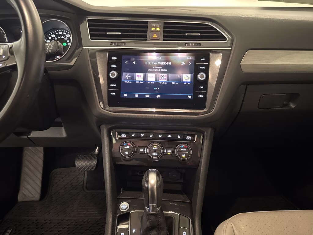2019 Dark Moss Green Metallic Volkswagen Tiguan 2.0T SE FWD SUV