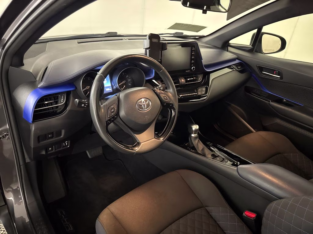 2021 Magnetic Gray Metallic Toyota C-HR XLE FWD SUV