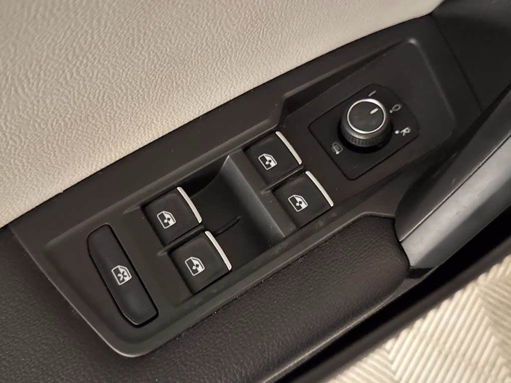 2019 Dark Moss Green Metallic Volkswagen Tiguan 2.0T SE FWD SUV