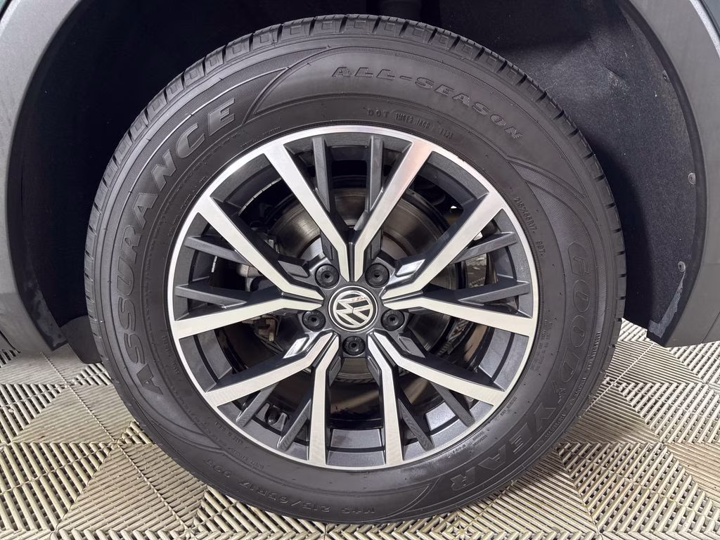 2019 Dark Moss Green Metallic Volkswagen Tiguan 2.0T SE FWD SUV