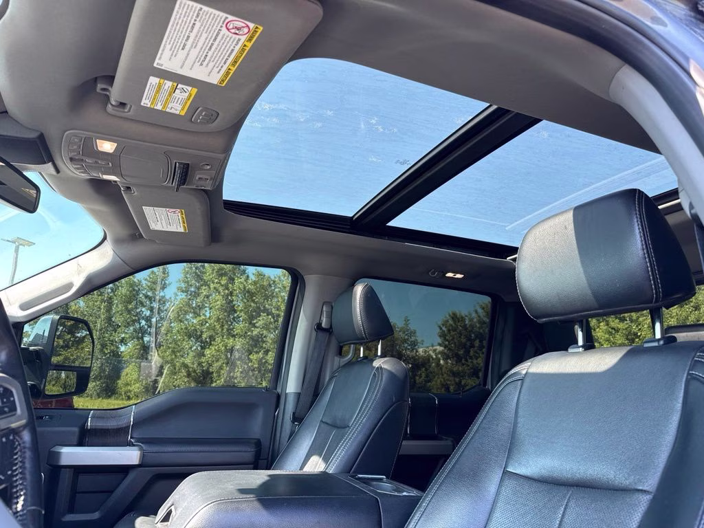 2021 Gray Metallic Ford Super Duty F-350 SRW Lariat 4X4 Truck