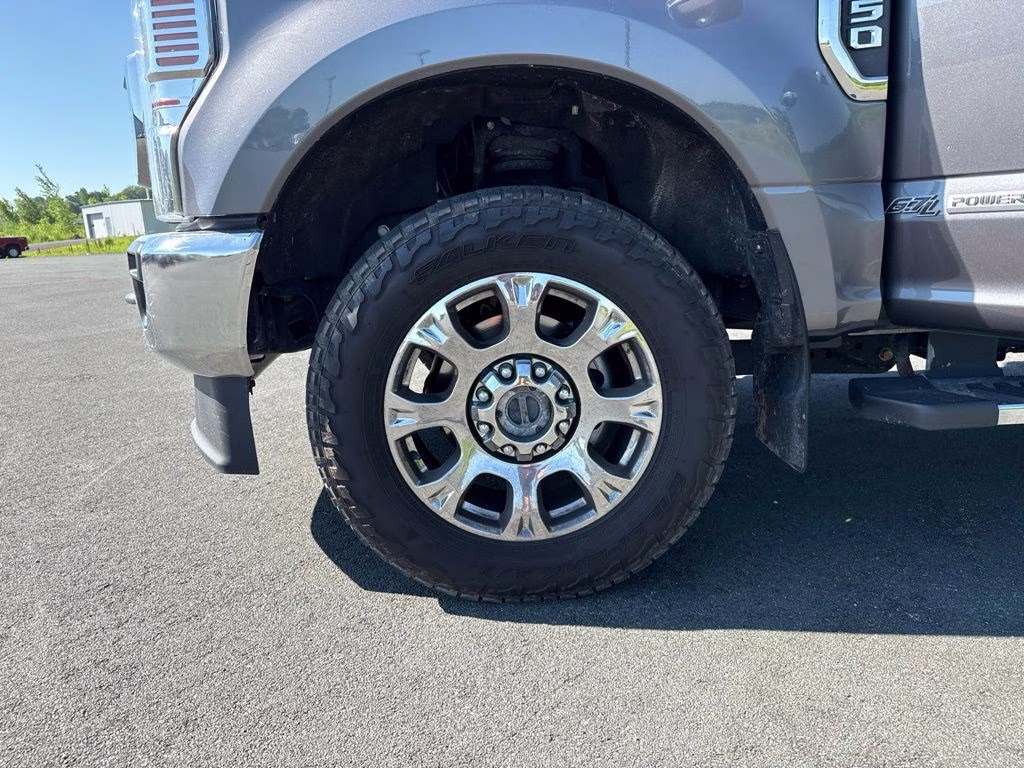 2021 Gray Metallic Ford Super Duty F-350 SRW Lariat 4X4 Truck
