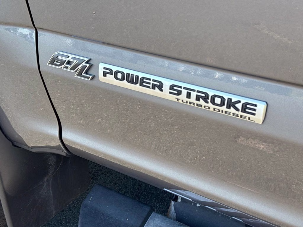2021 Gray Metallic Ford Super Duty F-350 SRW Lariat 4X4 Truck