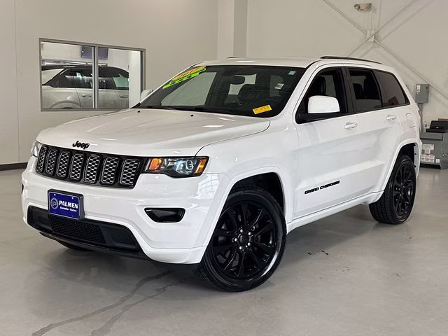 2017 Bright White Clearcoat Jeep Grand Cherokee Altitude 4X4 SUV