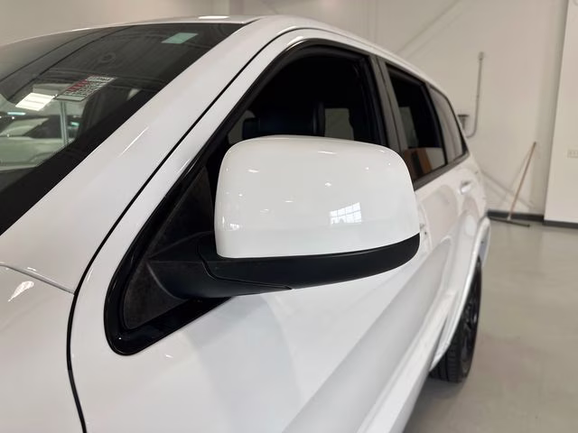 2017 Bright White Clearcoat Jeep Grand Cherokee Altitude 4X4 SUV