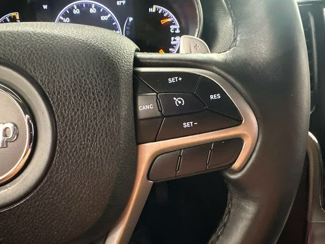 2017 Bright White Clearcoat Jeep Grand Cherokee Altitude 4X4 SUV