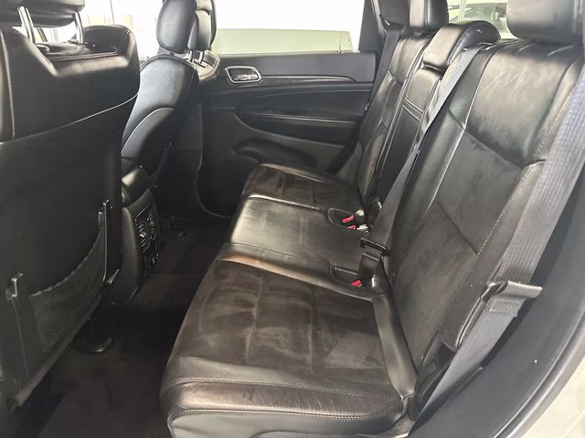 2017 Bright White Clearcoat Jeep Grand Cherokee Altitude 4X4 SUV