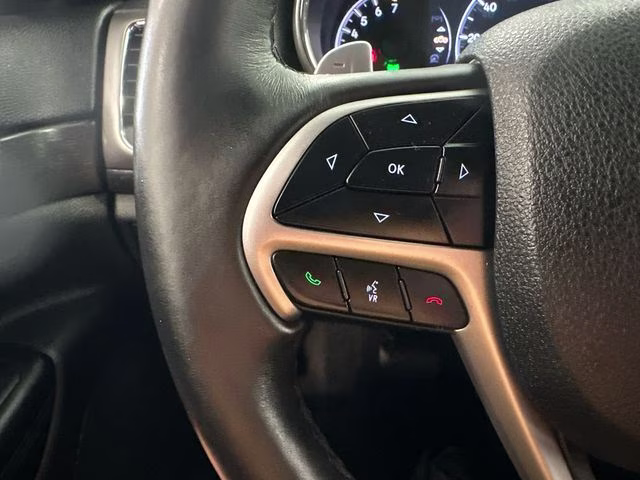 2017 Bright White Clearcoat Jeep Grand Cherokee Altitude 4X4 SUV
