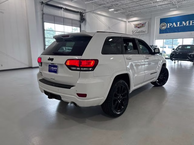 2017 Bright White Clearcoat Jeep Grand Cherokee Altitude 4X4 SUV