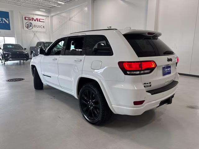 2017 Bright White Clearcoat Jeep Grand Cherokee Altitude 4X4 SUV