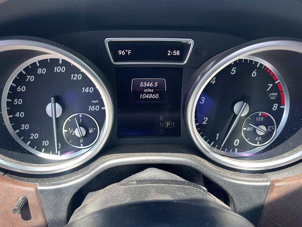 2015 Diamond Silver Metallic Mercedes-Benz GL-Class GL 550 AWD SUV