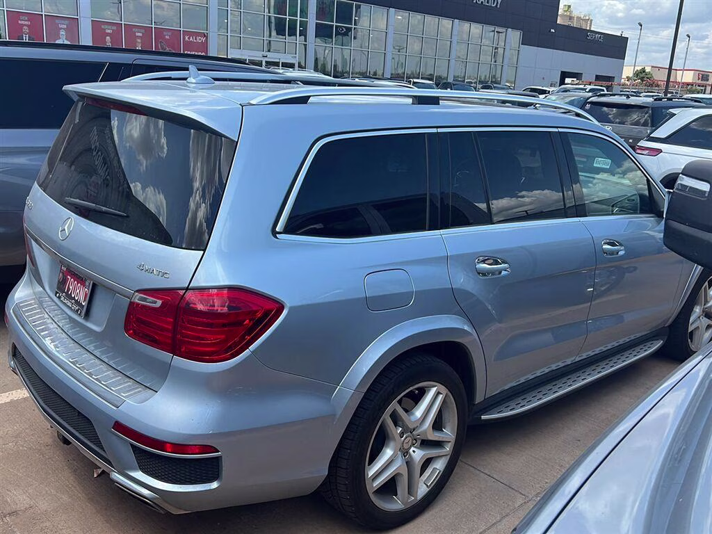 2015 Diamond Silver Metallic Mercedes-Benz GL-Class GL 550 AWD SUV