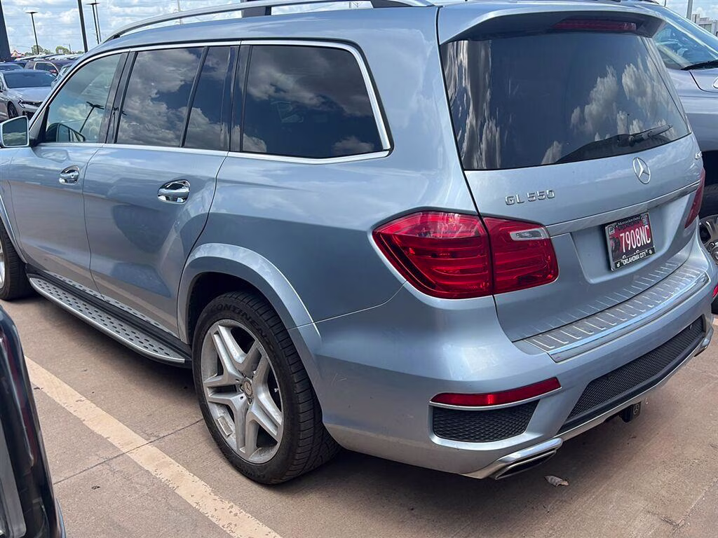 2015 Diamond Silver Metallic Mercedes-Benz GL-Class GL 550 AWD SUV
