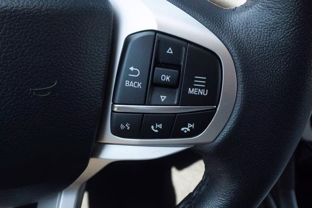 2024 Star White Metallic Tri-Coat Ford Explorer XLT RWD SUV
