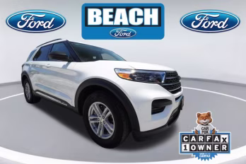 2024 Star White Metallic Tri-Coat Ford Explorer XLT RWD SUV