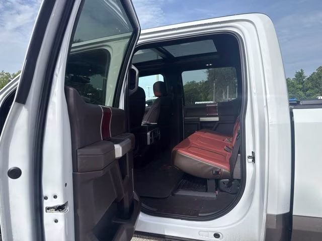 2022 Oxford White Ford Super Duty F-250 SRW King Ranch Crew Cab Pickup 4X4 Truck