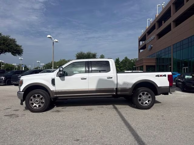 2022 Oxford White Ford Super Duty F-250 SRW King Ranch Crew Cab Pickup 4X4 Truck