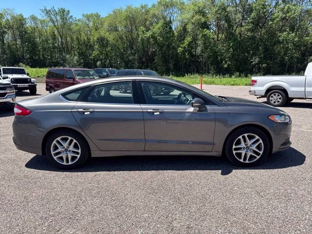 2014 Sterling Gray Metallic Ford Fusion SE FWD Sedan