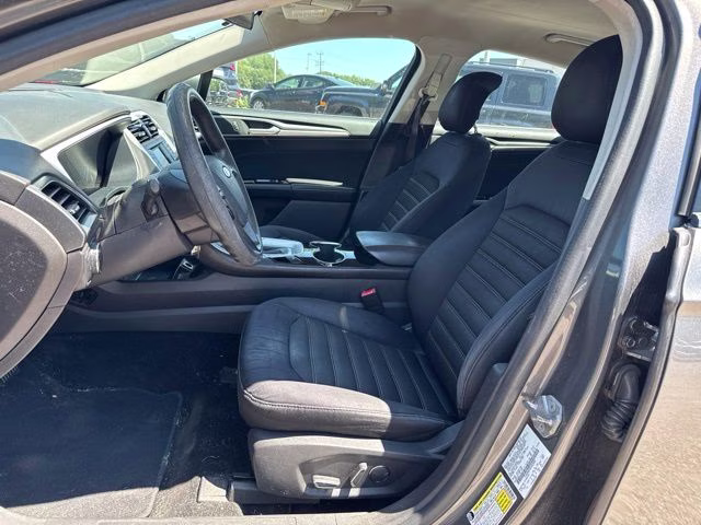 2014 Sterling Gray Metallic Ford Fusion SE FWD Sedan