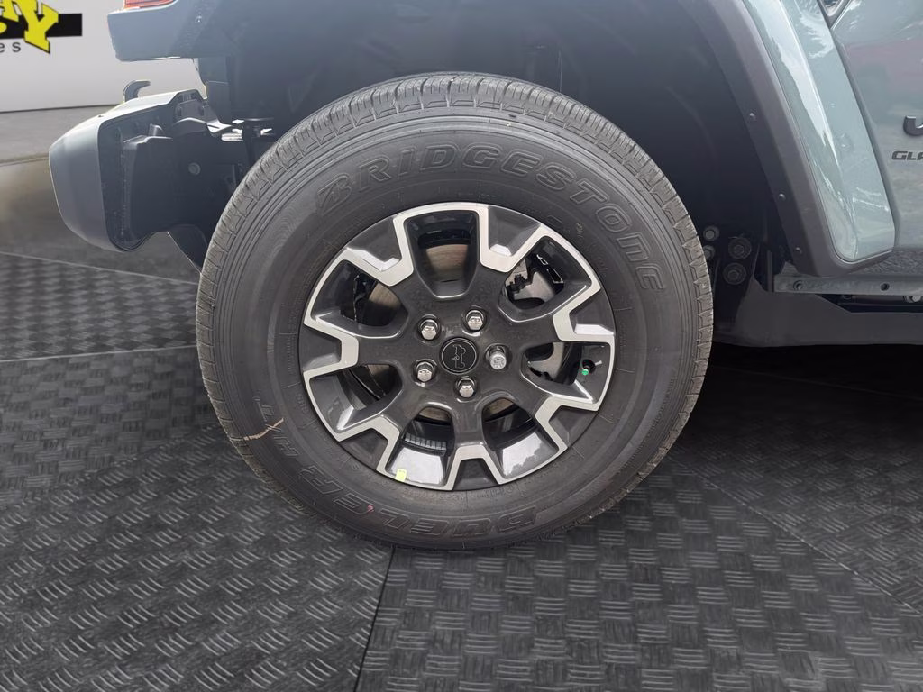 2026 Anvil Clearcoat Jeep Gladiator Sahara 4X4 Truck