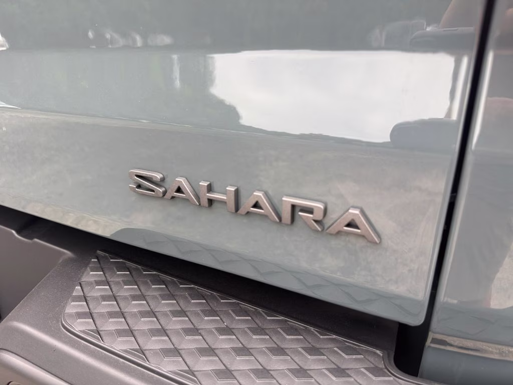 2026 Anvil Clearcoat Jeep Gladiator Sahara 4X4 Truck