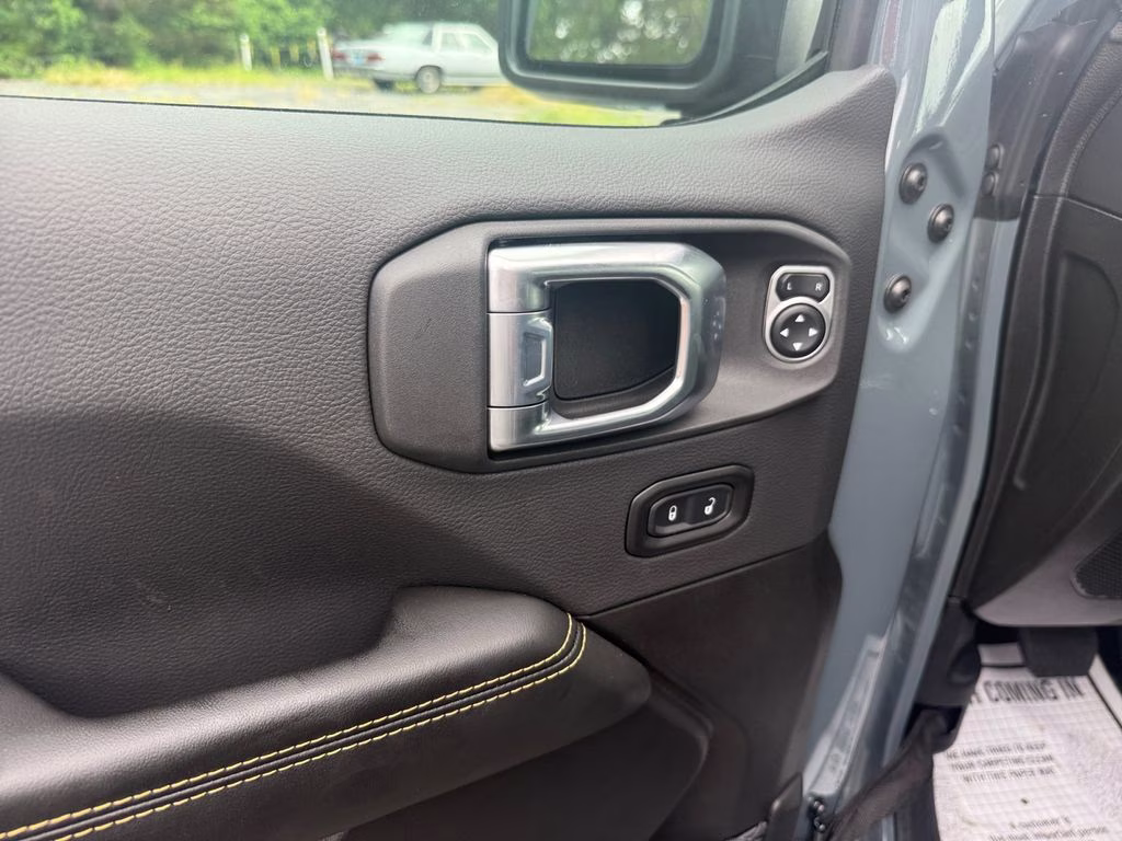 2026 Anvil Clearcoat Jeep Gladiator Sahara 4X4 Truck
