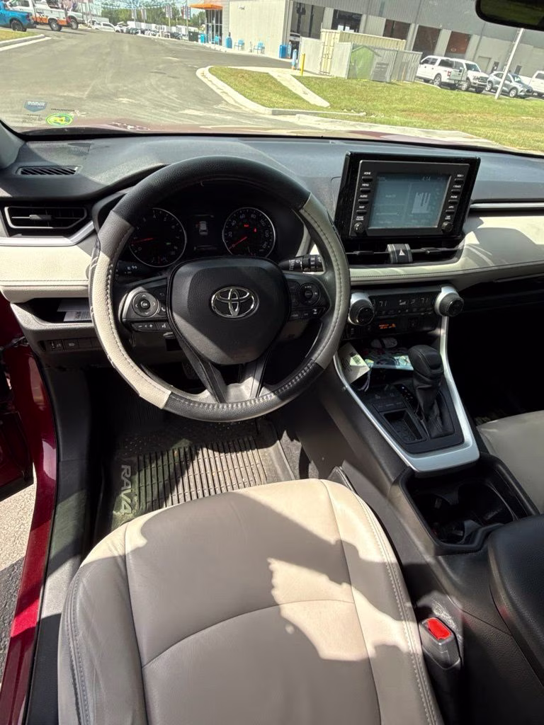 2019 Pearl Toyota RAV4 XLE FWD SUV