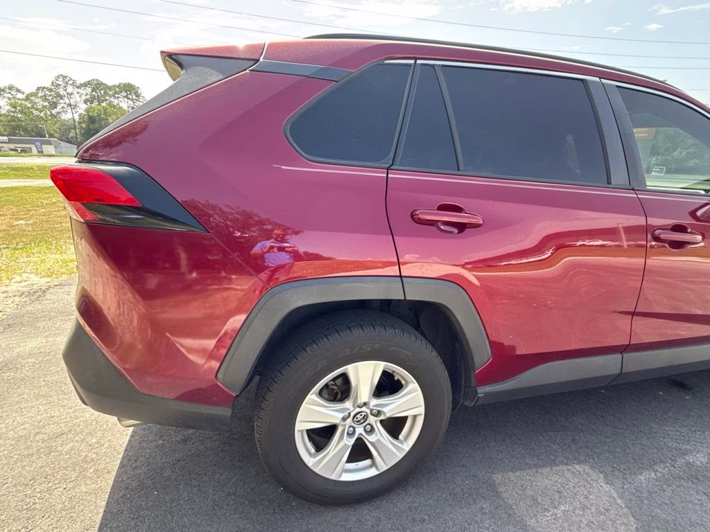 2019 Pearl Toyota RAV4 XLE FWD SUV