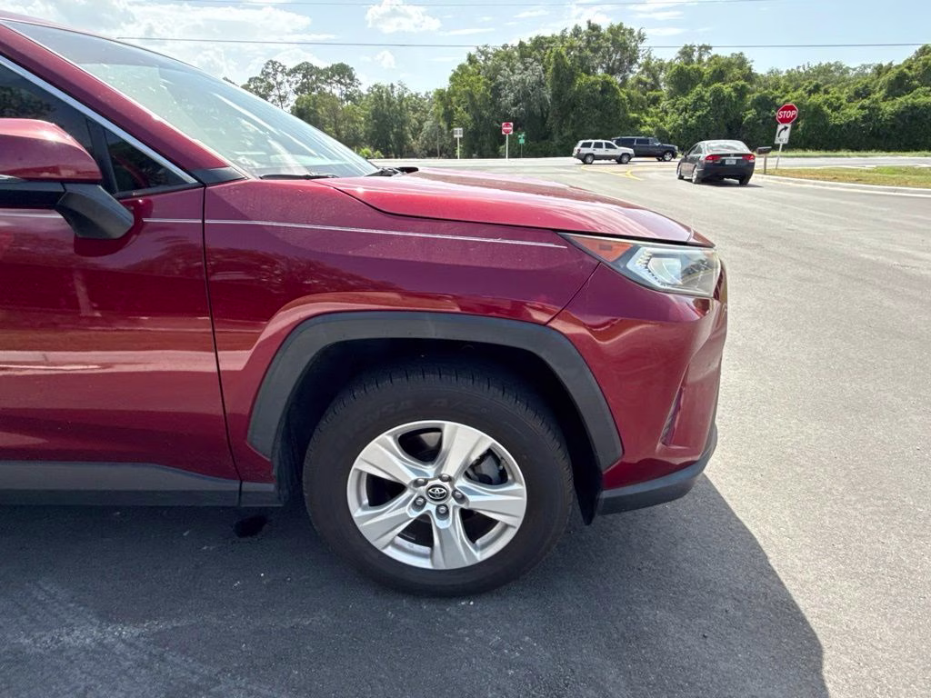 2019 Pearl Toyota RAV4 XLE FWD SUV