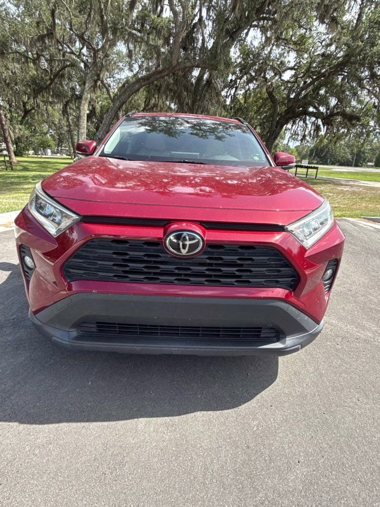 2019 Pearl Toyota RAV4 XLE FWD SUV