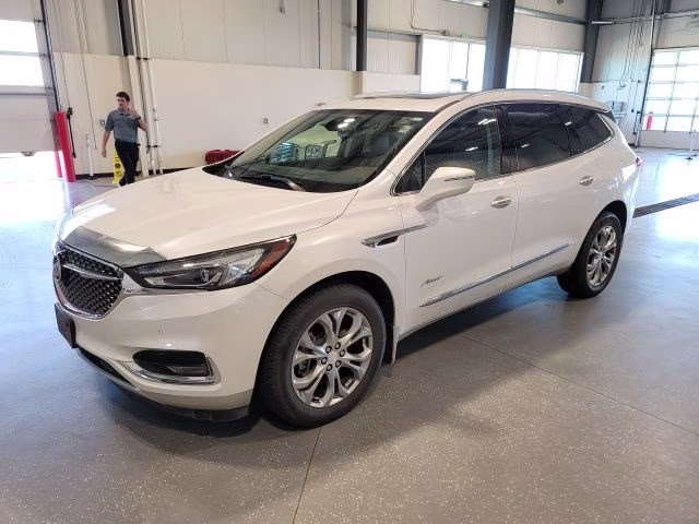 2018 White Frost Tricoat Buick Enclave Avenir AWD SUV