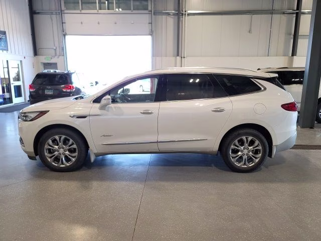 2018 White Frost Tricoat Buick Enclave Avenir AWD SUV
