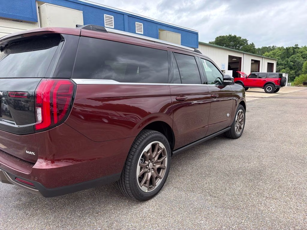 2027 Bronze Fire Metallic Tinted Clearcoat Ford Expedition Max King Ranch 4X4 SUV