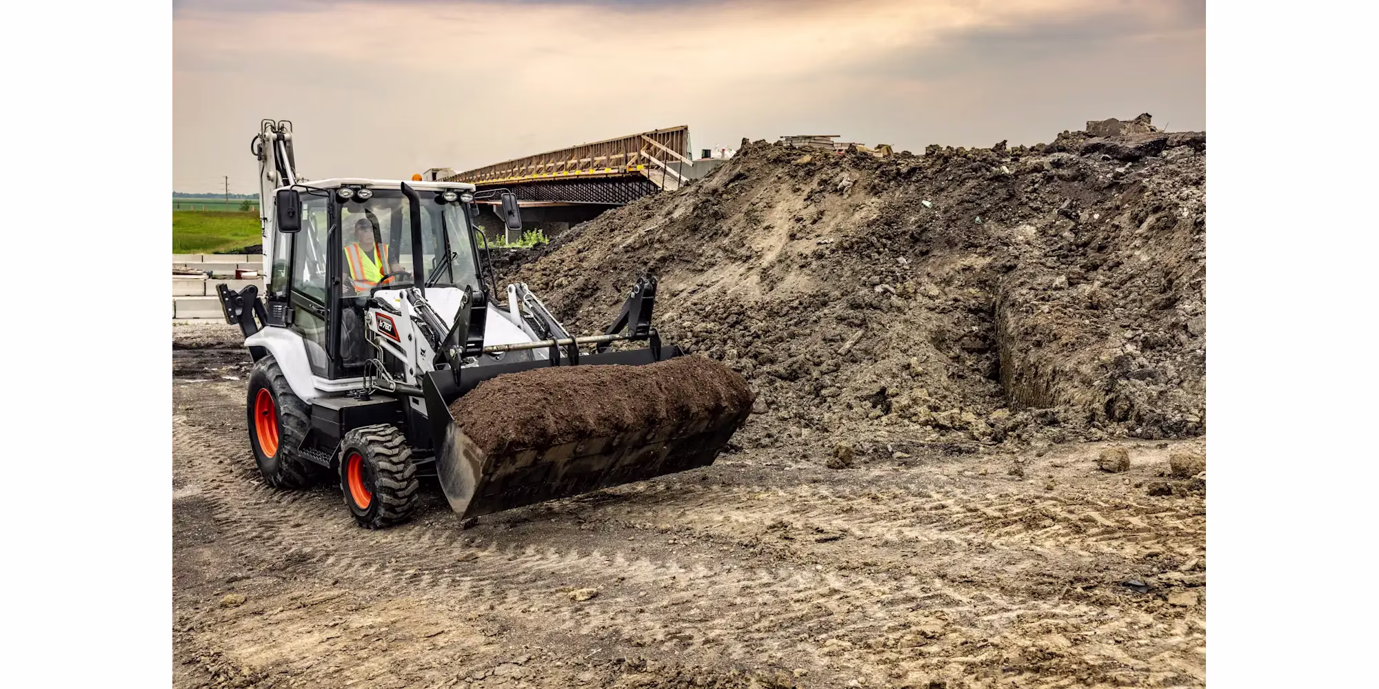 2026 BOBCAT B760 CAB
