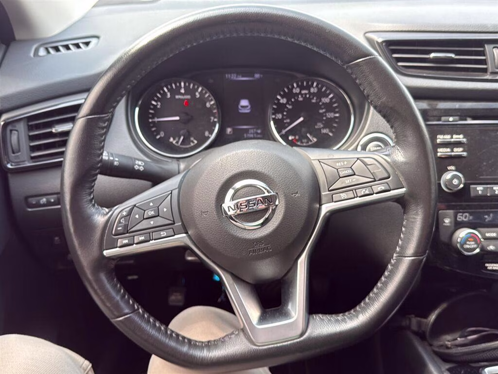 2017 Pearl White Nissan Rogue Sport SV FWD SUV