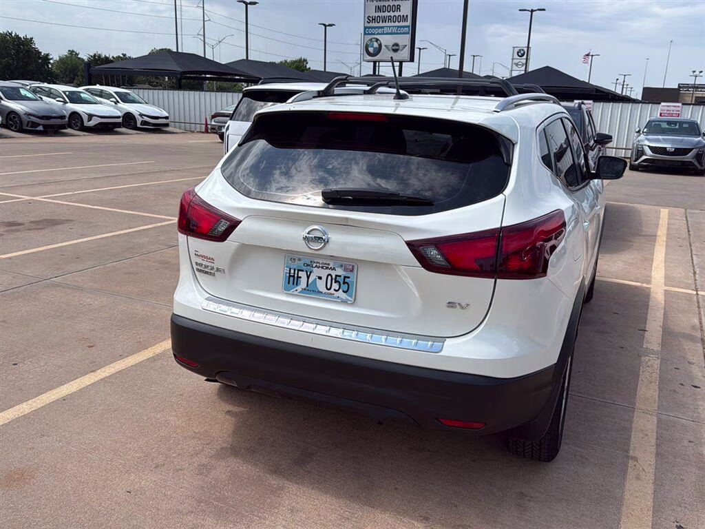 2017 Pearl White Nissan Rogue Sport SV FWD SUV