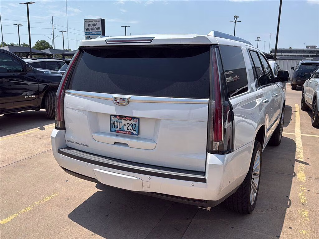 2018 Crystal White Tricoat Cadillac Escalade Platinum 4X4 SUV