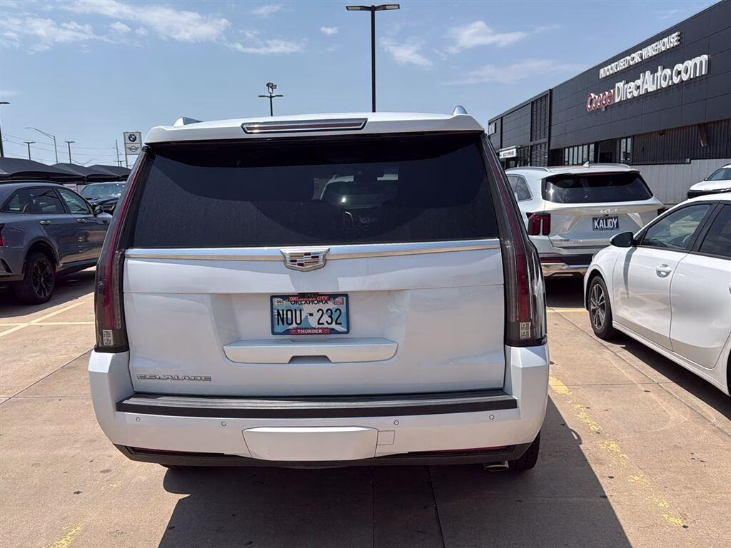 2018 Crystal White Tricoat Cadillac Escalade Platinum 4X4 SUV