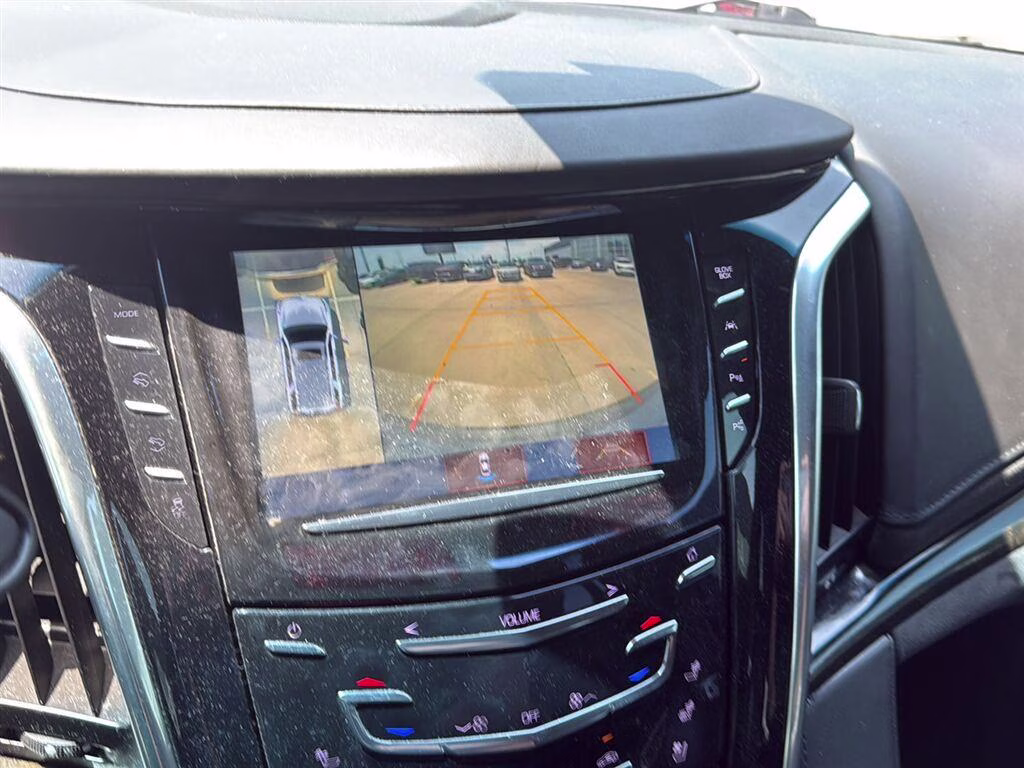 2018 Crystal White Tricoat Cadillac Escalade Platinum 4X4 SUV